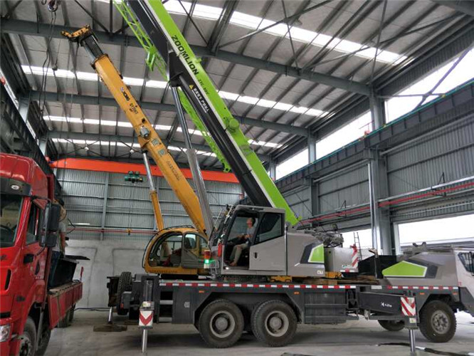 康定市高空车出租需要注意哪些安全事项？