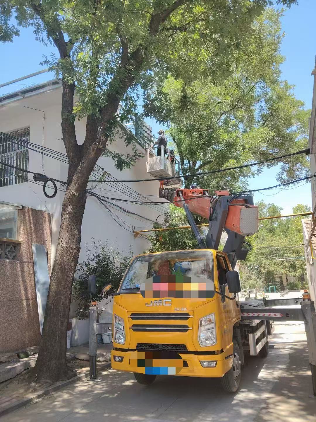 康定市高空作业车能吊装重物吗？最大承载多少公斤？