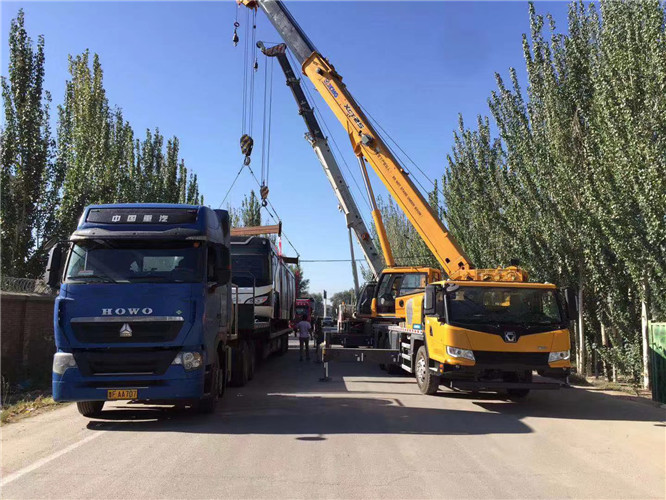 康定市“省油又稳当”—— 吊车的 “智能节能” 技术