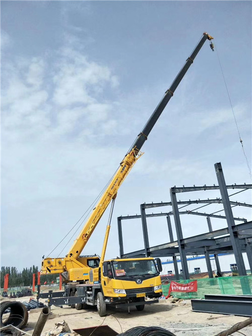 康定市超高层建筑钢结构吊装案例